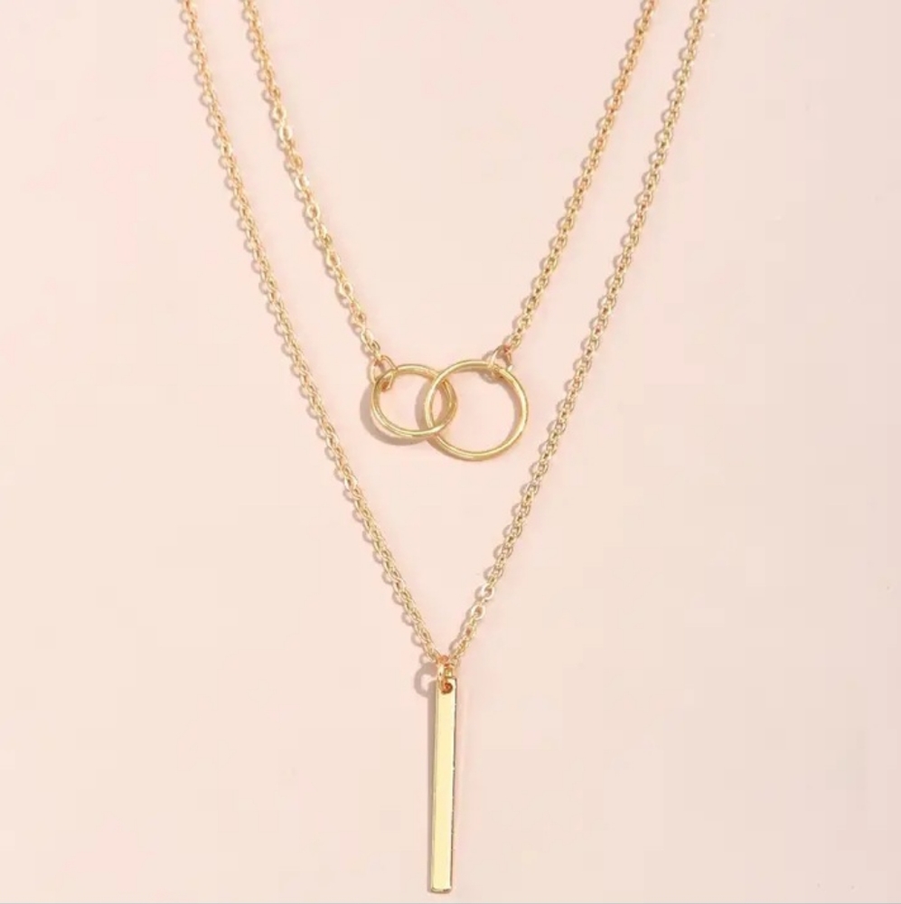 Gold layered necklace - Picture 3 of 3